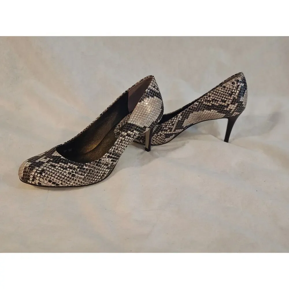 Banana Republic Size‎ 7.5 Snake Print 3in Round Toe Heels Career Date Night